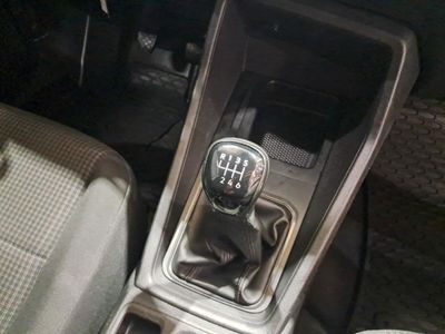 volkswagen-caddy-cargo-2-0-tdi-furg-n-derivado-de-turismo-11 Thumbnail