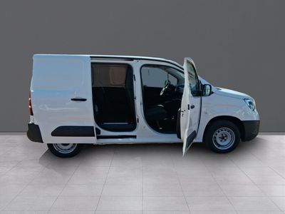 opel-combo-cargo-furgon-1-5td-s-s-l-3pzs-15 Thumbnail