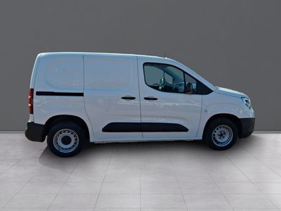 opel-combo-cargo-furgon-1-5td-s-s-l-3pzs-14 Thumbnail