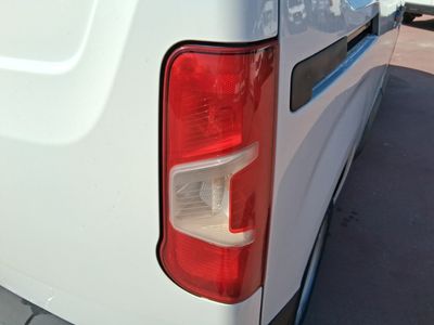 opel-combo-cargo-furgon-1-5td-s-s-l-3pzs-17 Thumbnail