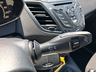 ford-fiesta-1-0-ecoboost-100cv-trend-5p-12 Thumbnail