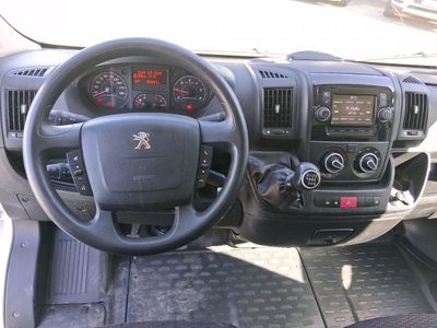 peugeot-boxer-furgon-2-2blue-hdi-335-l3h2-7 Thumbnail