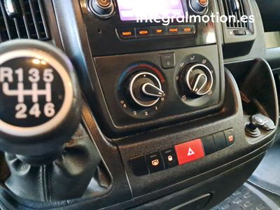 peugeot-boxer-furgon-2-2blue-hdi-335-l3h2-10 Thumbnail