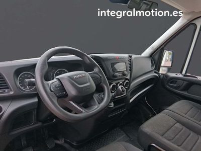 iveco-daily-35s13-doble-rueda-con-plataforma-elevadora-7 Thumbnail