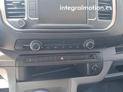 opel-vivaro-2800-combi-lwb-dsl-1-5td-120hp-l3h1-10 Thumbnail