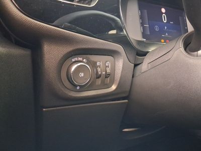 opel-corsa-1-2t-xhlhybrid-81kw-gs-edct-13 Thumbnail