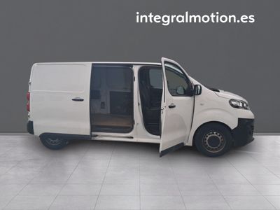 opel-vivaro-furgon-1-5-d-m-standar-120-14 Thumbnail