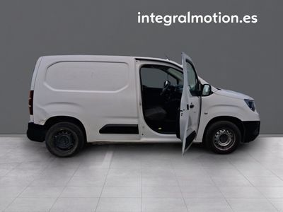 opel-combo-cargo-furgon-1-5td-s-s-l-3pzs-15 Thumbnail