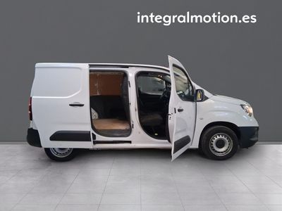 opel-combo-cargo-furgon-1-5td-s-s-l-3pzs-14 Thumbnail