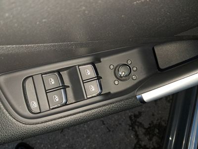 audi-q2-design-30-tfsi-85kw-116cv-32 Thumbnail