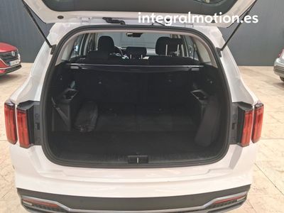 kia-sorento-1-6-t-gdi-phev-emotion-4x4-7pl-29 Thumbnail