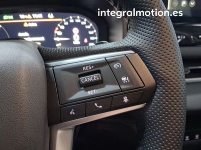 mitsubishi-outlander-phev-kaiteki-4wd-12 Thumbnail