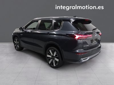 mitsubishi-outlander-phev-kaiteki-4wd-3 Thumbnail