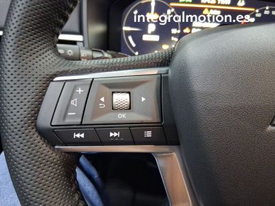 mitsubishi-outlander-phev-kaiteki-4wd-11 Thumbnail