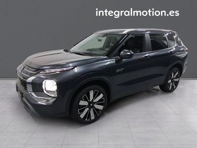 mitsubishi-outlander-phev-kaiteki-4wd-0
