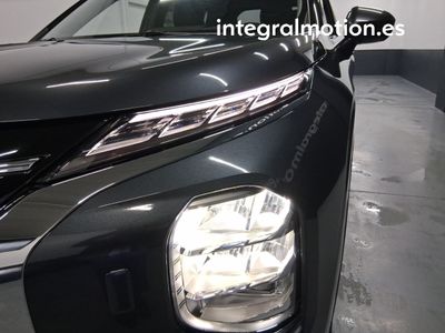mitsubishi-outlander-phev-kaiteki-4wd-26 Thumbnail