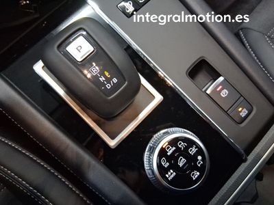 mitsubishi-outlander-phev-kaiteki-4wd-17 Thumbnail