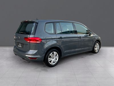 volkswagen-touran-2-0-tdi-85kw-trendline-dsg-7pl-3 Thumbnail