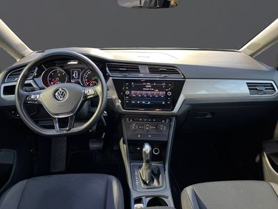 volkswagen-touran-2-0-tdi-85kw-trendline-dsg-7pl-5 Thumbnail
