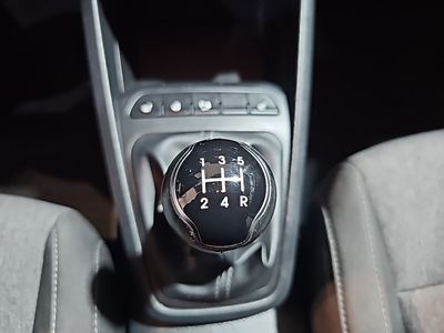 kia-stonic-1-2-dpi-62kw-84cv-drive-16 Thumbnail