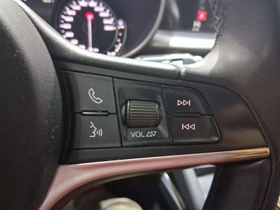 alfa-romeo-stelvio-2-2-di-sel-132kw-180cv-super-rwd-12 Thumbnail
