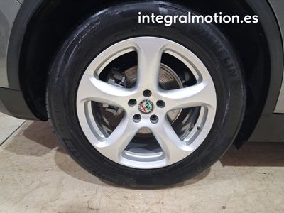 alfa-romeo-stelvio-2-2-di-sel-132kw-180cv-super-rwd-28 Thumbnail