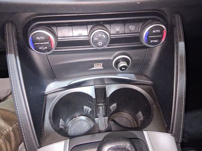 alfa-romeo-stelvio-2-2-di-sel-132kw-180cv-super-rwd-21 Thumbnail