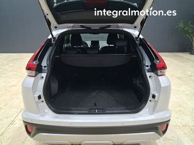 mitsubishi-eclipse-cross-phev-kaiteki-4wd-28 Thumbnail
