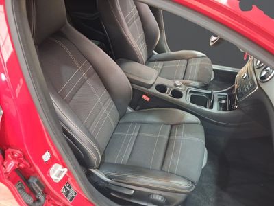 mercedes-clase-gla-gla-200-d-8 Thumbnail