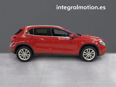 mercedes-clase-gla-gla-200-d-25 Thumbnail