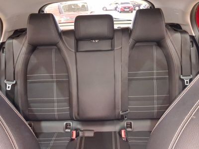 mercedes-clase-gla-gla-200-d-19 Thumbnail