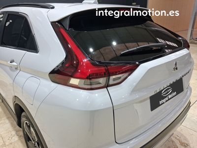 mitsubishi-eclipse-cross-phev-kaiteki-4wd-26 Thumbnail