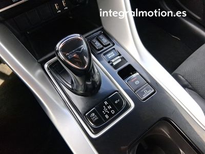 mitsubishi-eclipse-cross-phev-kaiteki-4wd-17 Thumbnail
