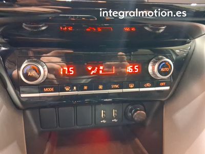 mitsubishi-eclipse-cross-phev-kaiteki-4wd-16 Thumbnail