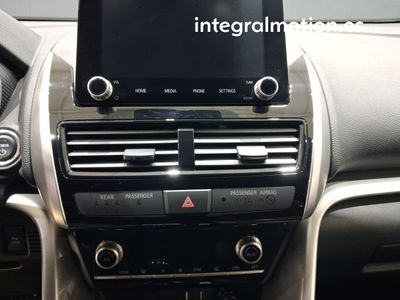 mitsubishi-eclipse-cross-phev-kaiteki-4wd-20 Thumbnail