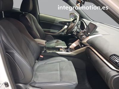 mitsubishi-eclipse-cross-phev-kaiteki-4wd-8 Thumbnail