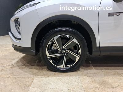 mitsubishi-eclipse-cross-phev-kaiteki-4wd-28 Thumbnail