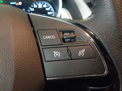 mitsubishi-eclipse-cross-phev-kaiteki-4wd-12 Thumbnail