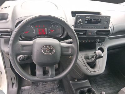 toyota-proace-city-van-furgon-1-5d-100cv-7 Thumbnail