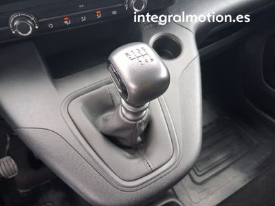 toyota-proace-city-van-furgon-1-5d-100cv-11 Thumbnail