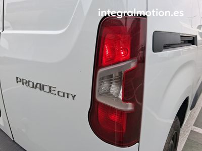 toyota-proace-city-van-furgon-1-5d-100cv-17 Thumbnail