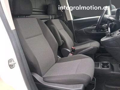 toyota-proace-city-van-furgon-1-5d-100cv-9 Thumbnail