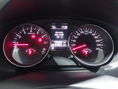 nissan-qashqai-1-6-stop-start-acenta-4x2-7 Thumbnail