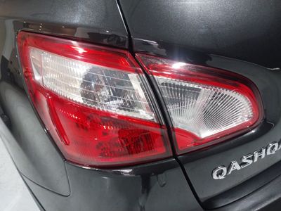 nissan-qashqai-1-6-stop-start-acenta-4x2-27 Thumbnail