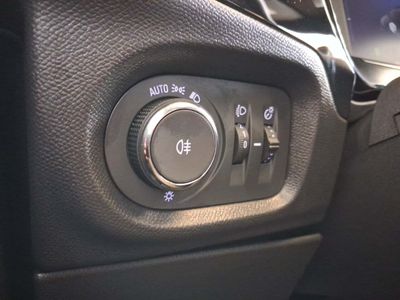 opel-corsa-1-2t-xhlhybrid-81kw-gs-edct-13 Thumbnail