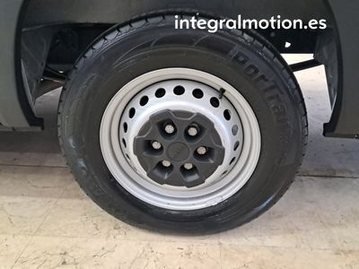 iveco-daily-2-3-td-35s-16-v-l4h2-16-m3-17 Thumbnail