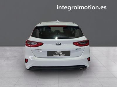 kia-ceed-1-0-mhev-88kw-120cv-drive-dct-24 Thumbnail