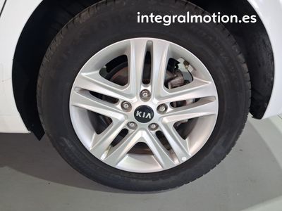 kia-ceed-1-0-mhev-88kw-120cv-drive-dct-28 Thumbnail