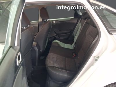 kia-ceed-1-0-mhev-88kw-120cv-drive-dct-9 Thumbnail