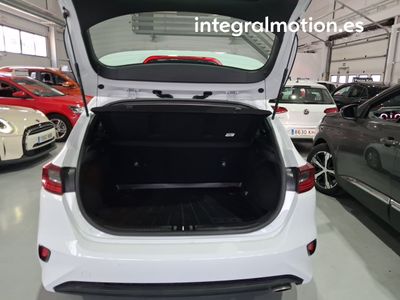 kia-ceed-1-0-mhev-88kw-120cv-drive-dct-29 Thumbnail